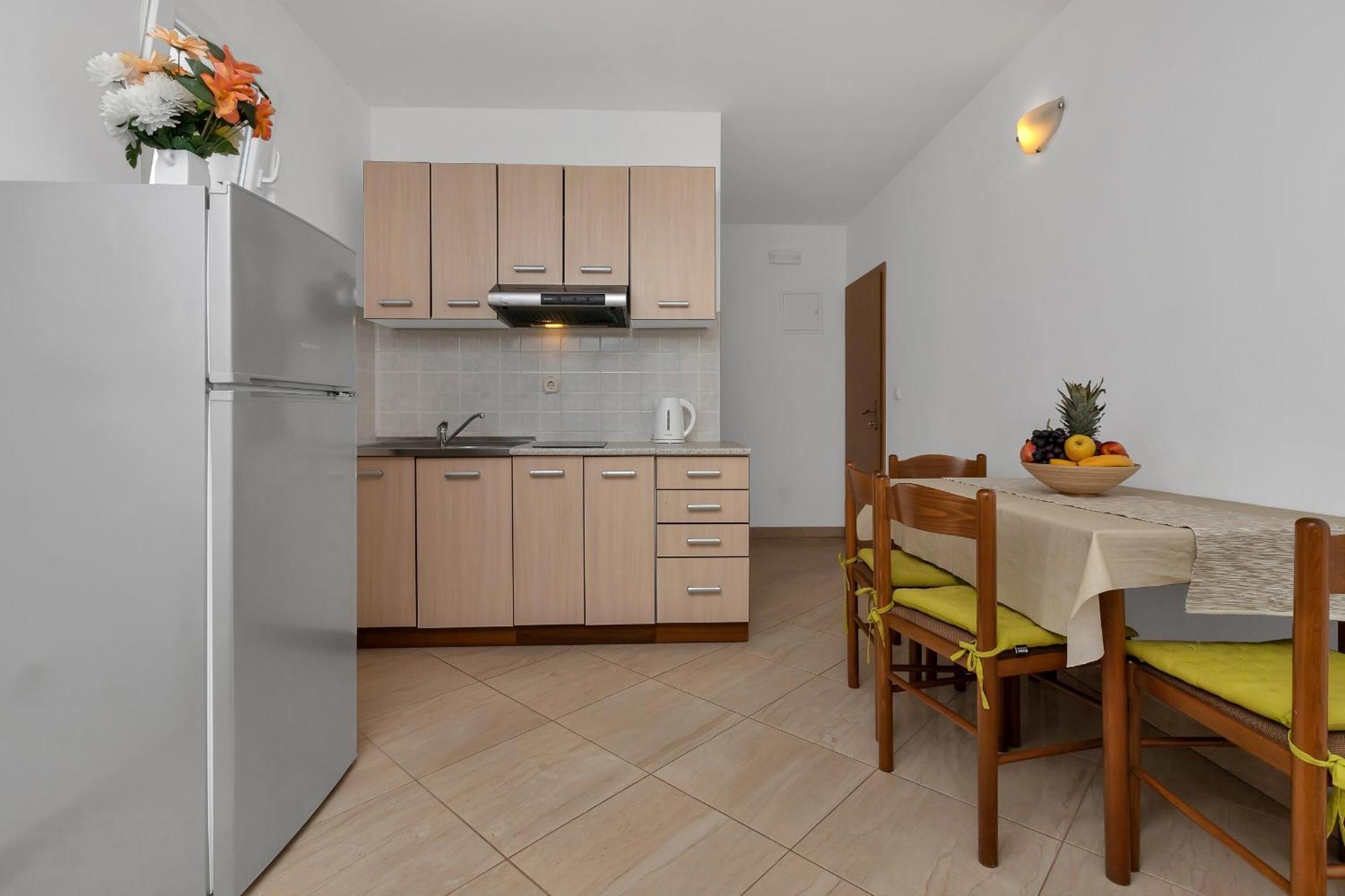 Apartments Ferdo Živogošće Zimmer foto